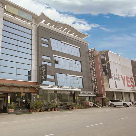 Hotel Delhi 37 By Star Group Near Delhi Airport Új-Delhi Kültér fotó