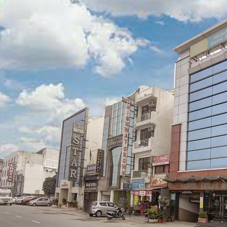 Hotel Delhi 37 By Star Group Near Delhi Airport Új-Delhi Kültér fotó