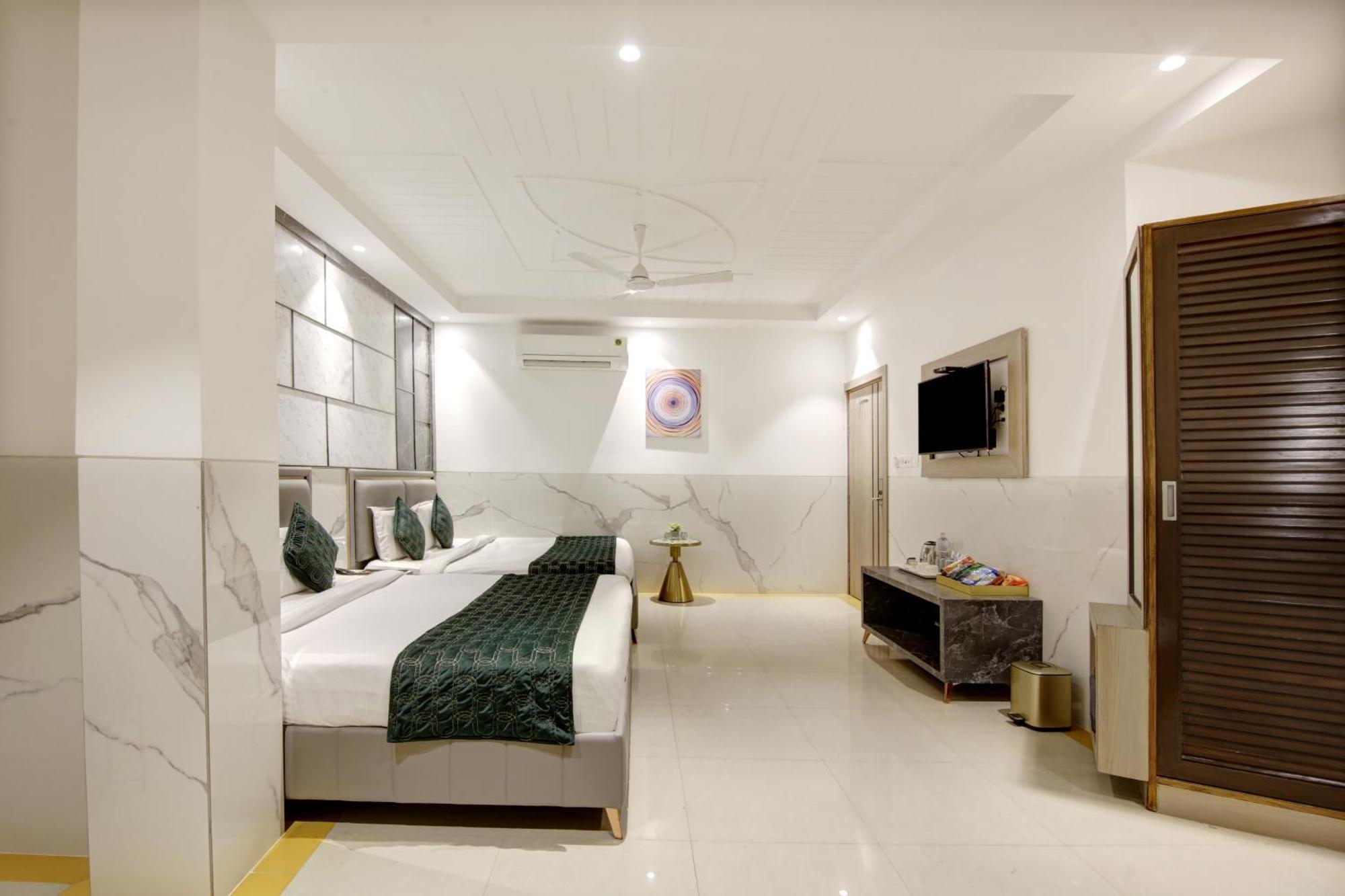 Hotel Delhi 37 By Star Group Near Delhi Airport Új-Delhi Kültér fotó