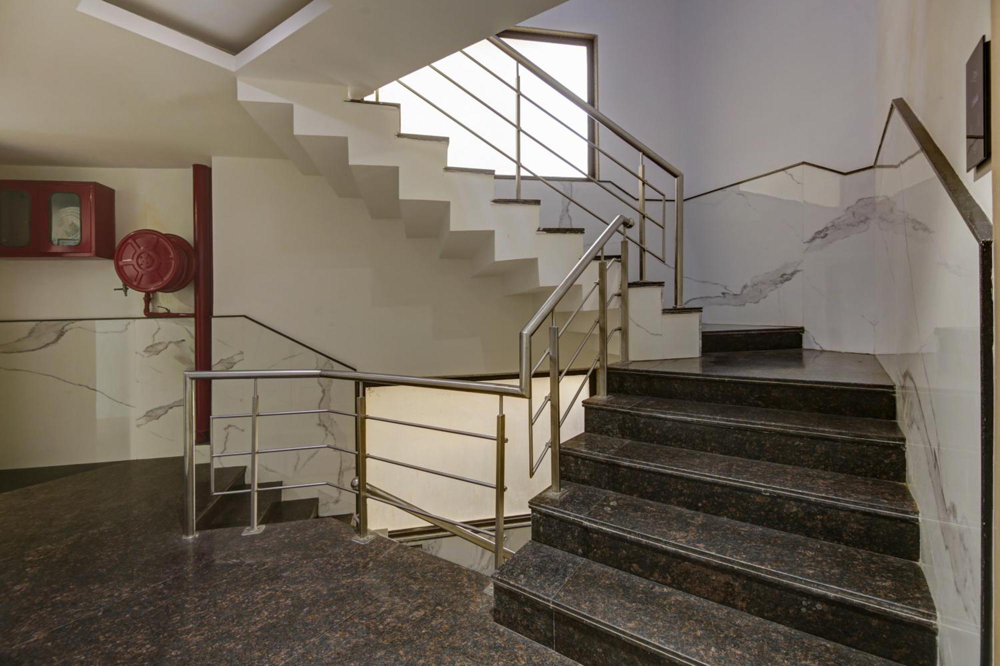 Hotel Delhi 37 By Star Group Near Delhi Airport Új-Delhi Kültér fotó