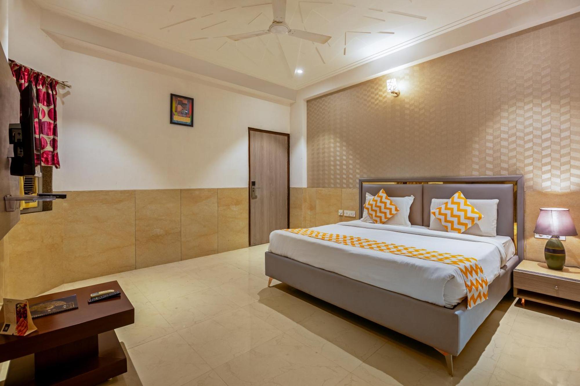 Hotel Delhi 37 By Star Group Near Delhi Airport Új-Delhi Kültér fotó
