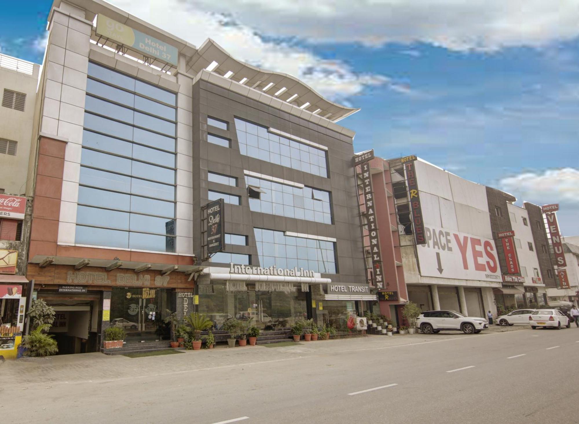 Hotel Delhi 37 By Star Group Near Delhi Airport Új-Delhi Kültér fotó