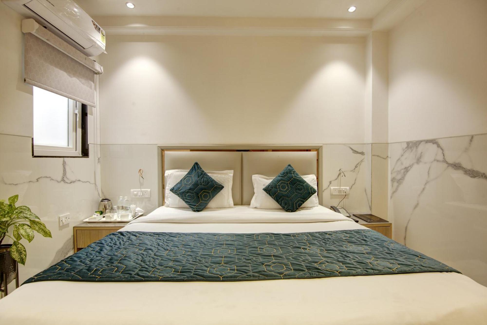 Hotel Delhi 37 By Star Group Near Delhi Airport Új-Delhi Kültér fotó