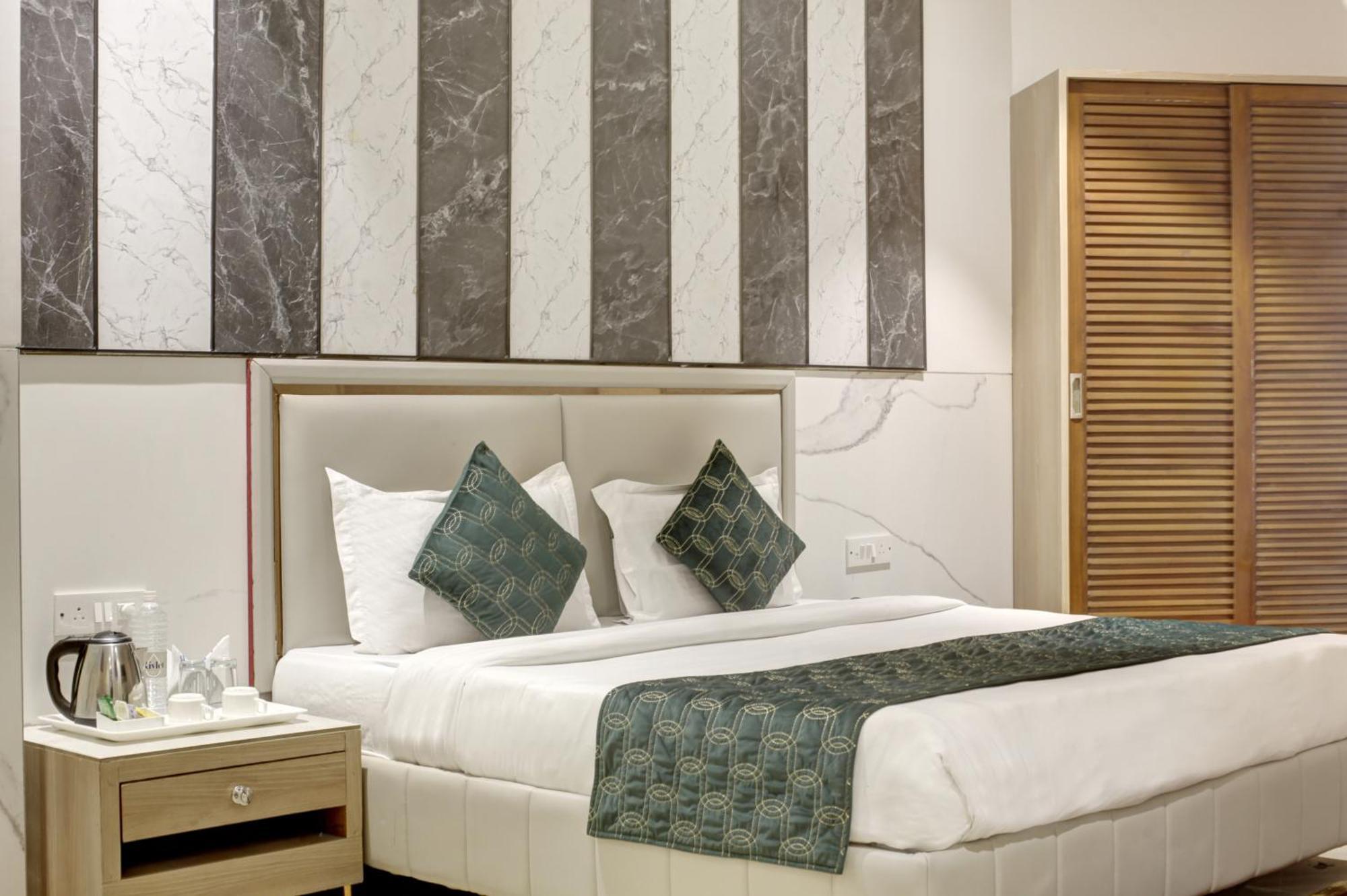 Hotel Delhi 37 By Star Group Near Delhi Airport Új-Delhi Kültér fotó